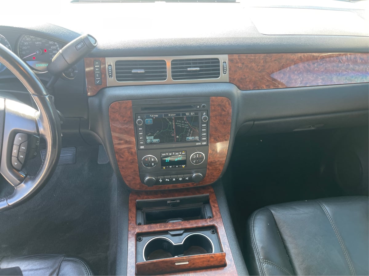 Photo 16 of this Chevrolet Tahoe