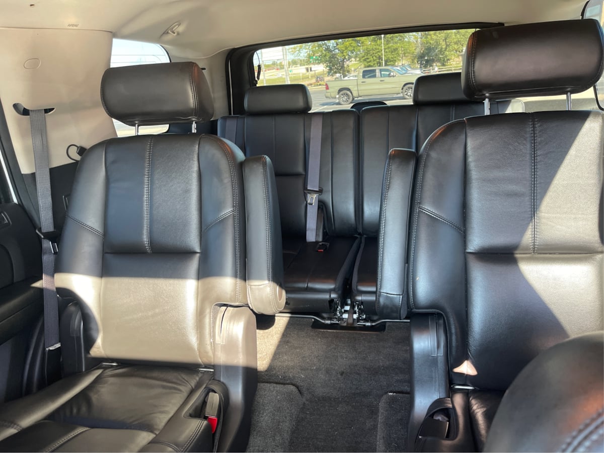 Photo 31 of this Chevrolet Tahoe