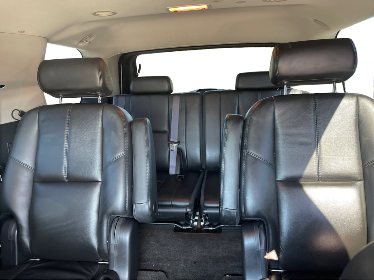 Photo 14 of this Chevrolet Tahoe