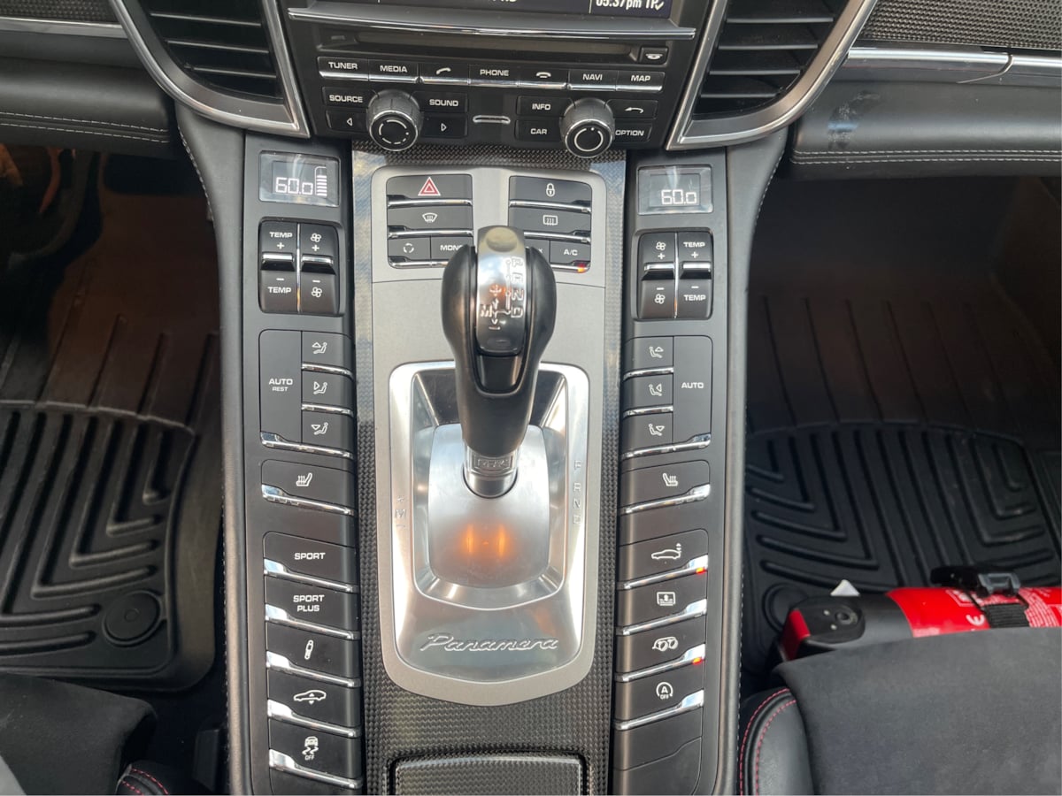 Photo 30 of this Porsche Panamera