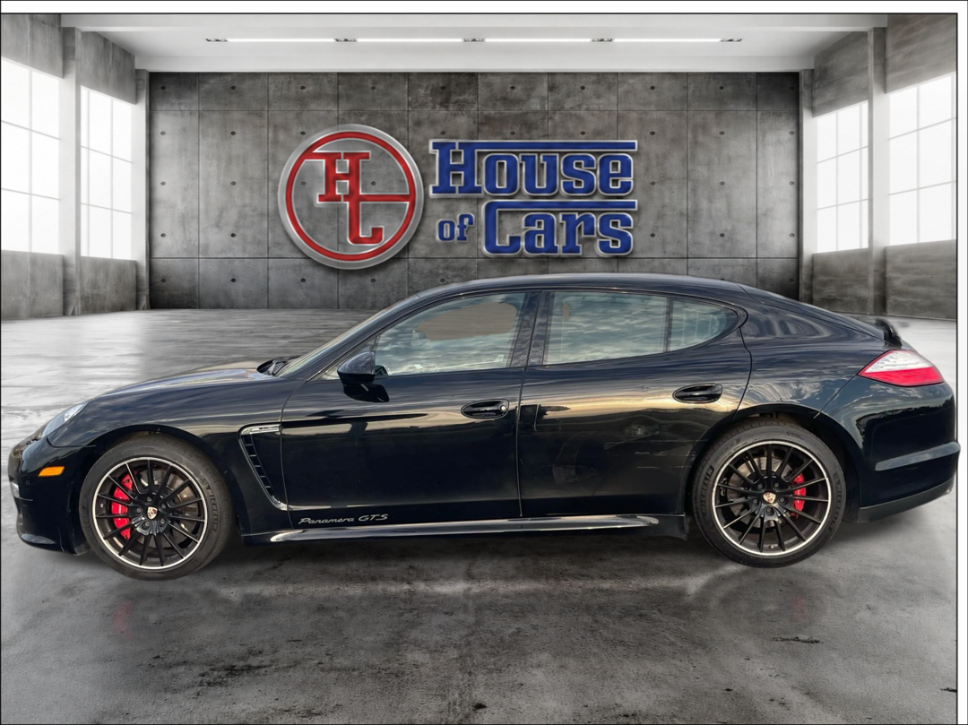Photo 8 of this Porsche Panamera