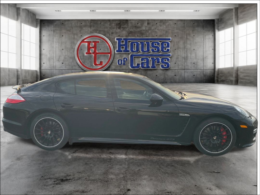 Photo 4 of this Porsche Panamera