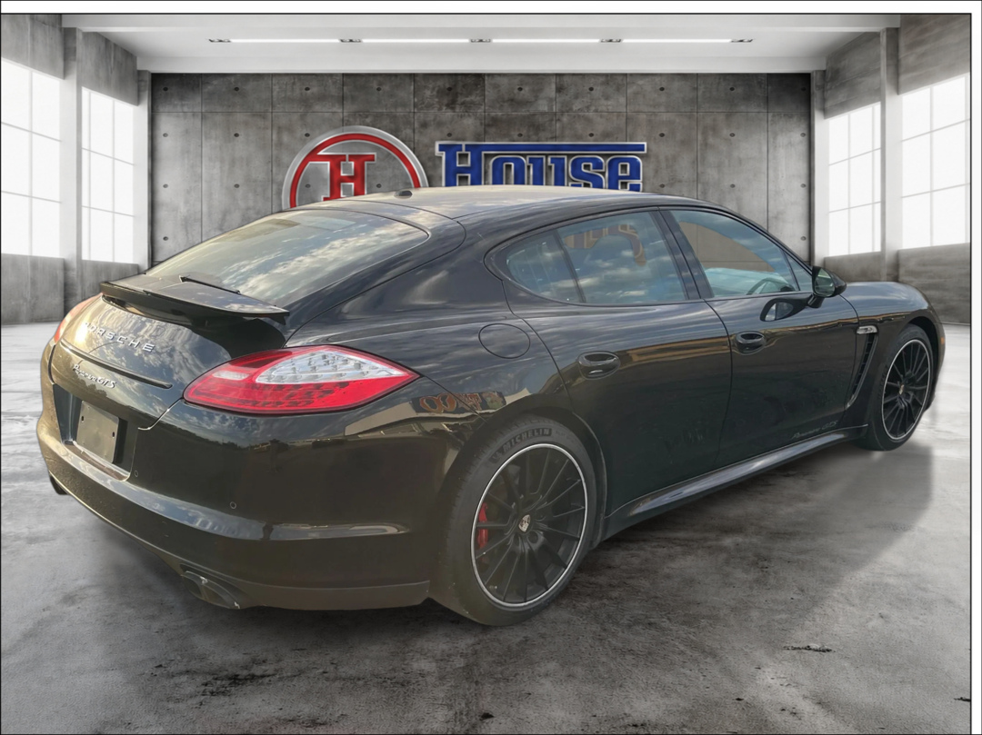 Photo 5 of this Porsche Panamera