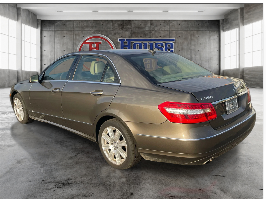 Photo 7 of this Mercedes-Benz E 350