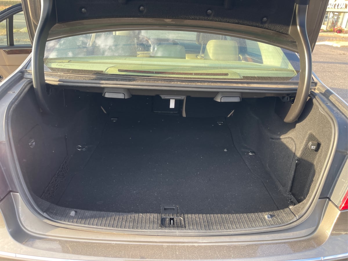Photo 12 of this Mercedes-Benz E 350
