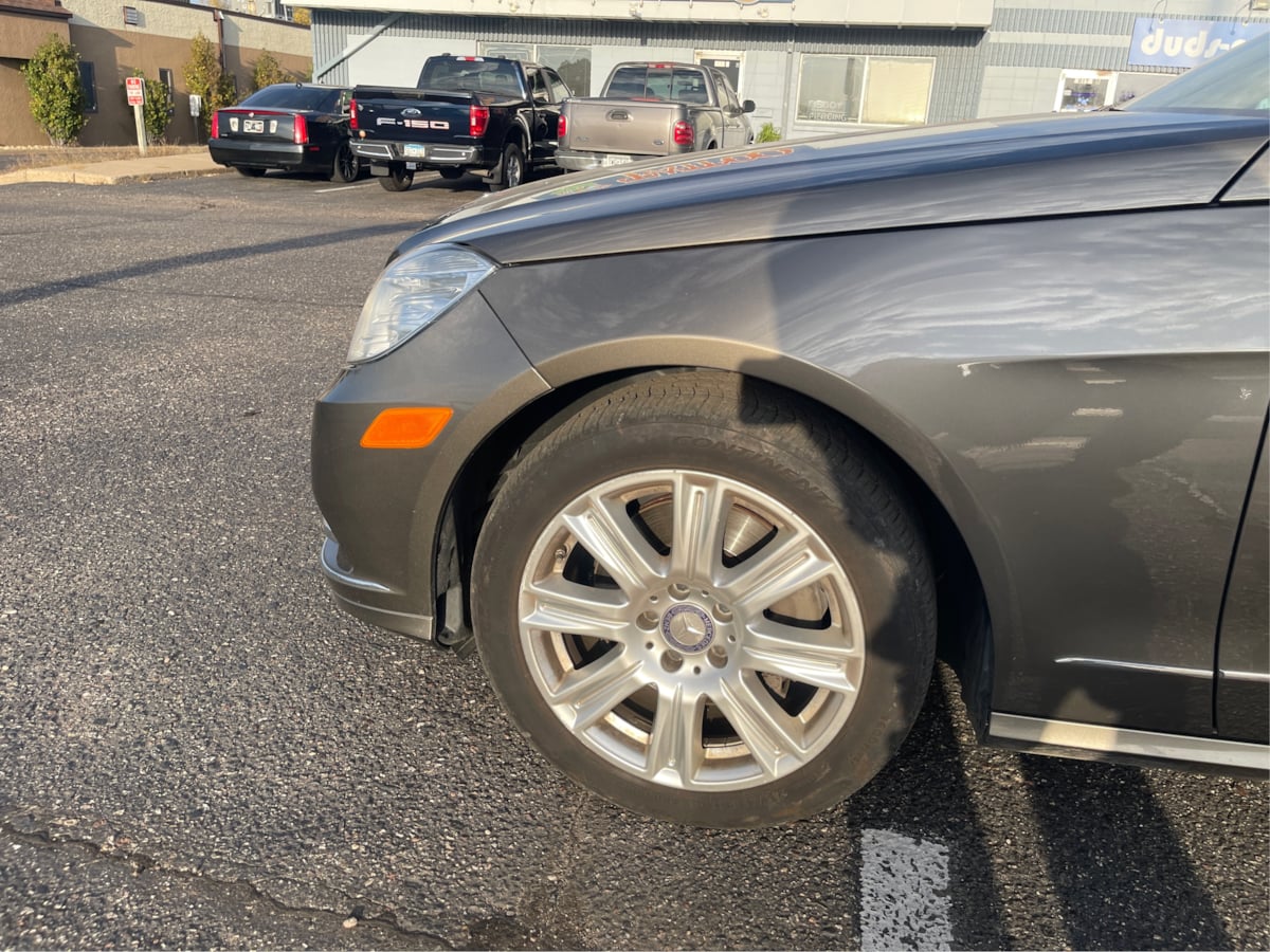Photo 22 of this Mercedes-Benz E 350