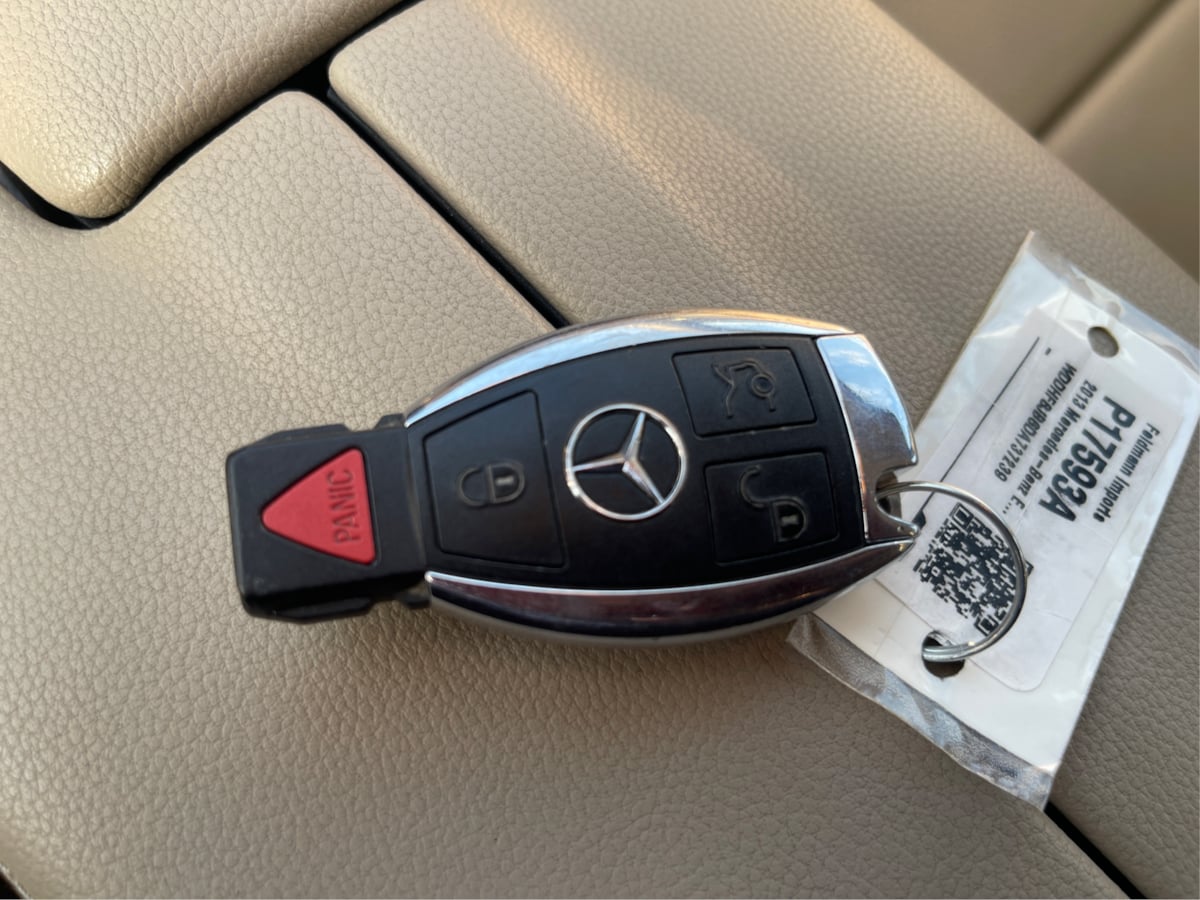 Photo 28 of this Mercedes-Benz E 350