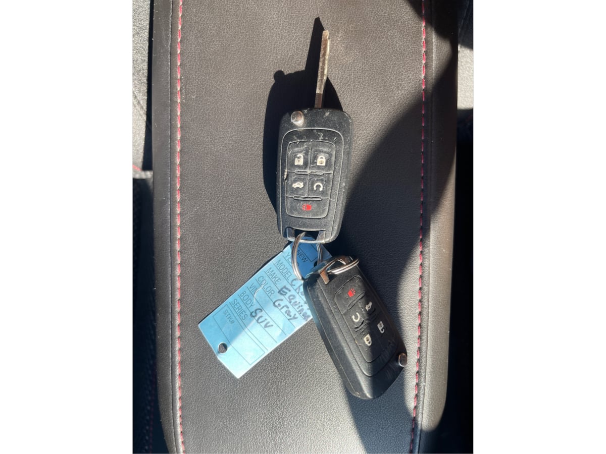 Photo 28 of this Chevrolet Equinox