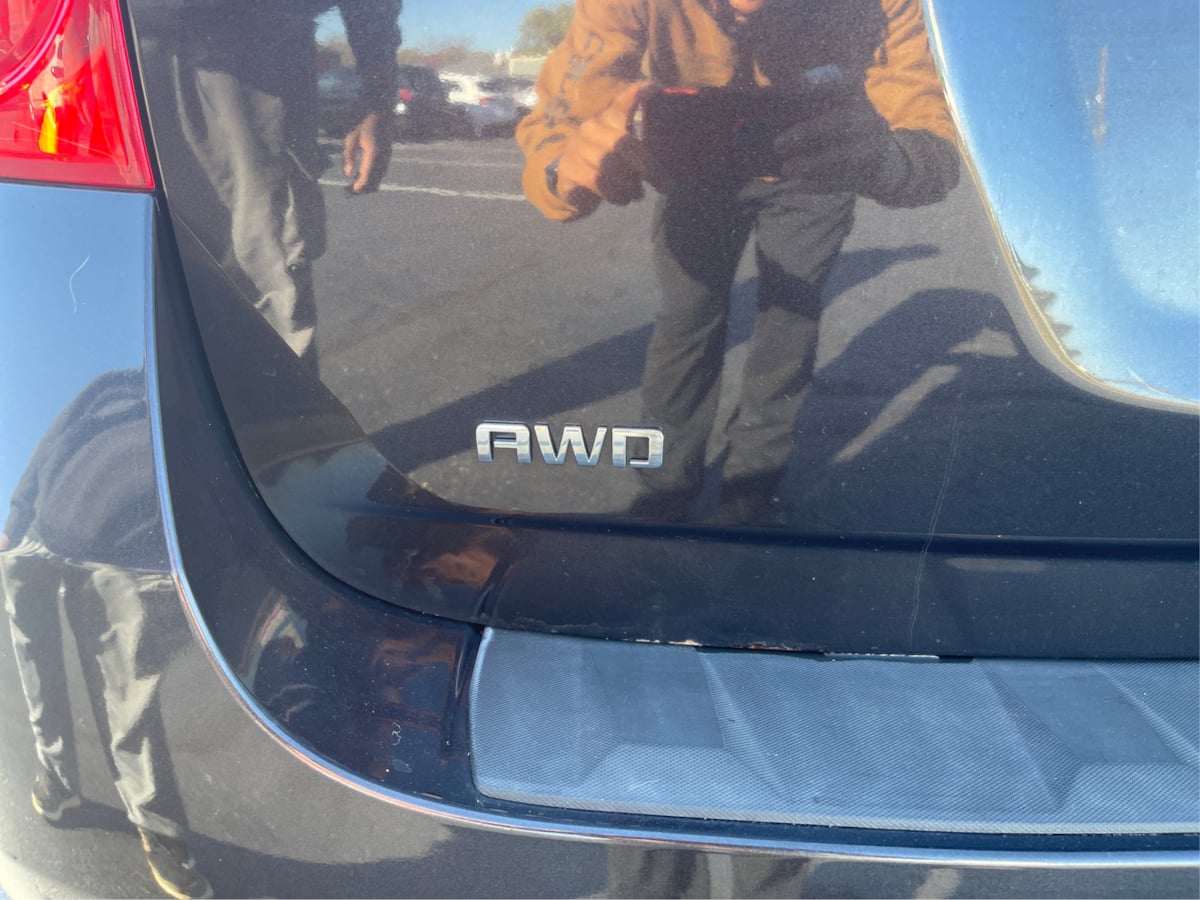 Photo 21 of this Chevrolet Equinox