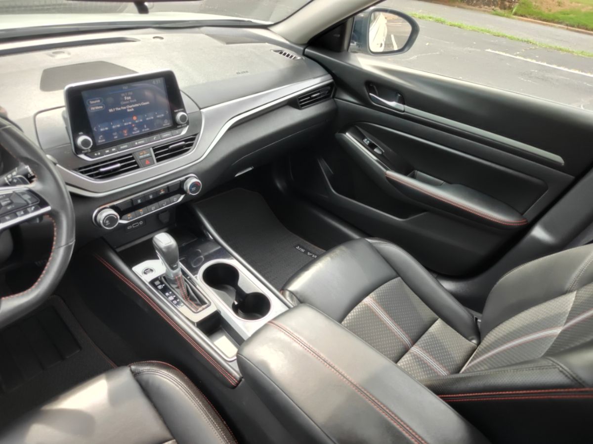 Photo 11 of this Nissan Altima