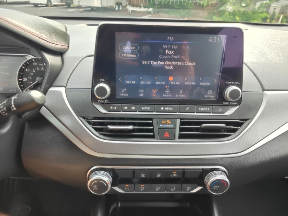 Photo 20 of this Nissan Altima