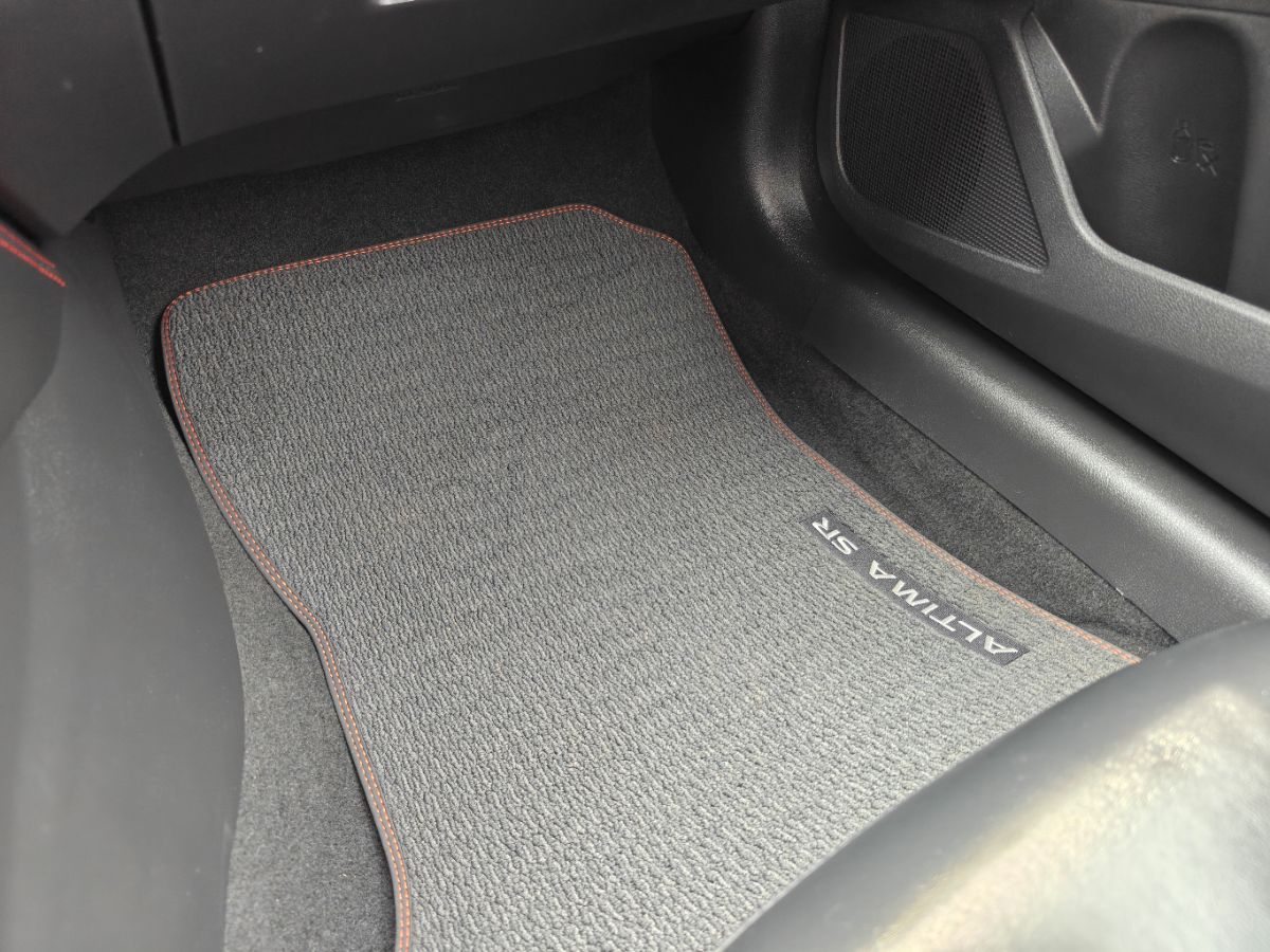 Photo 28 of this Nissan Altima