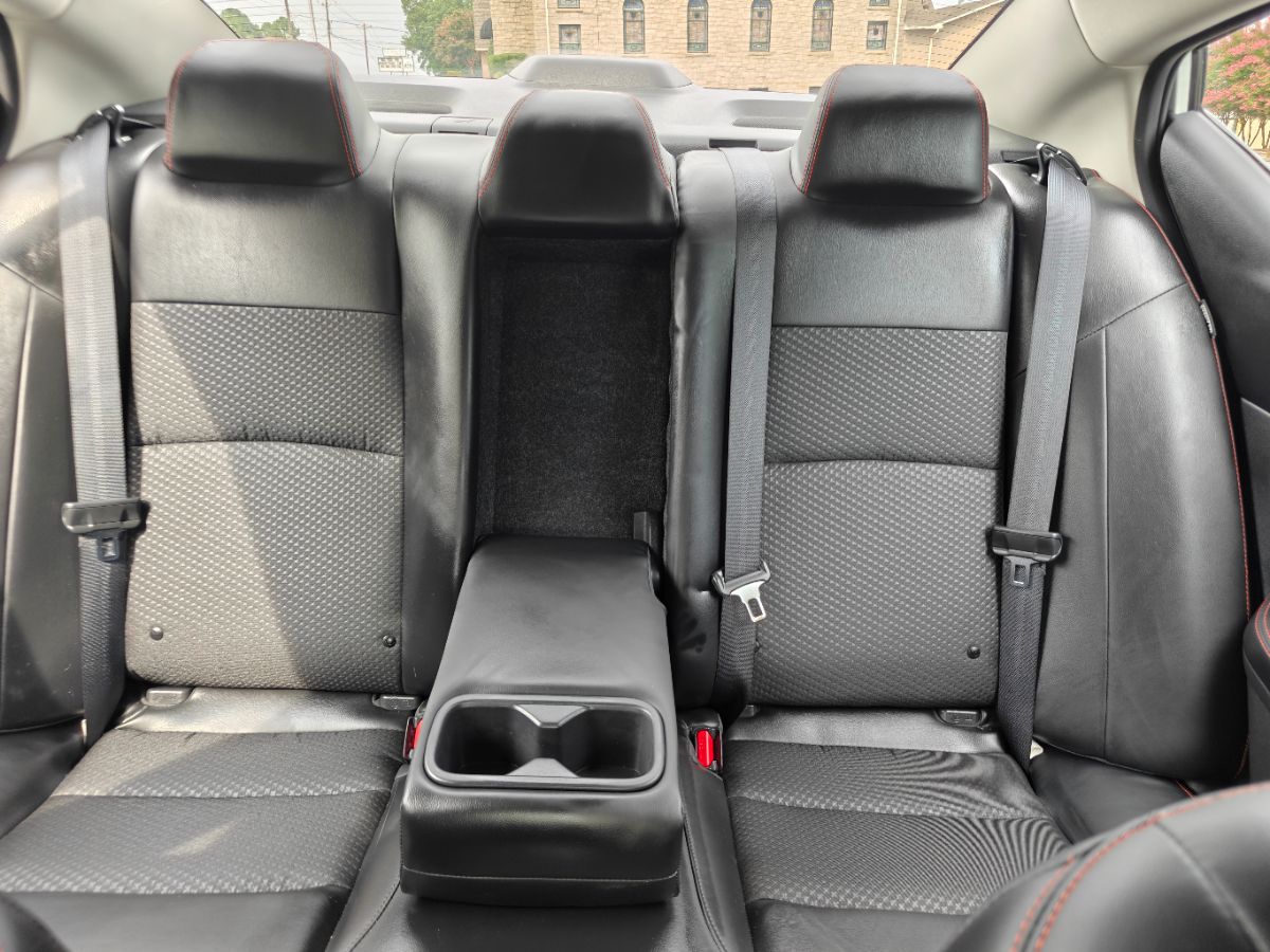Photo 32 of this Nissan Altima