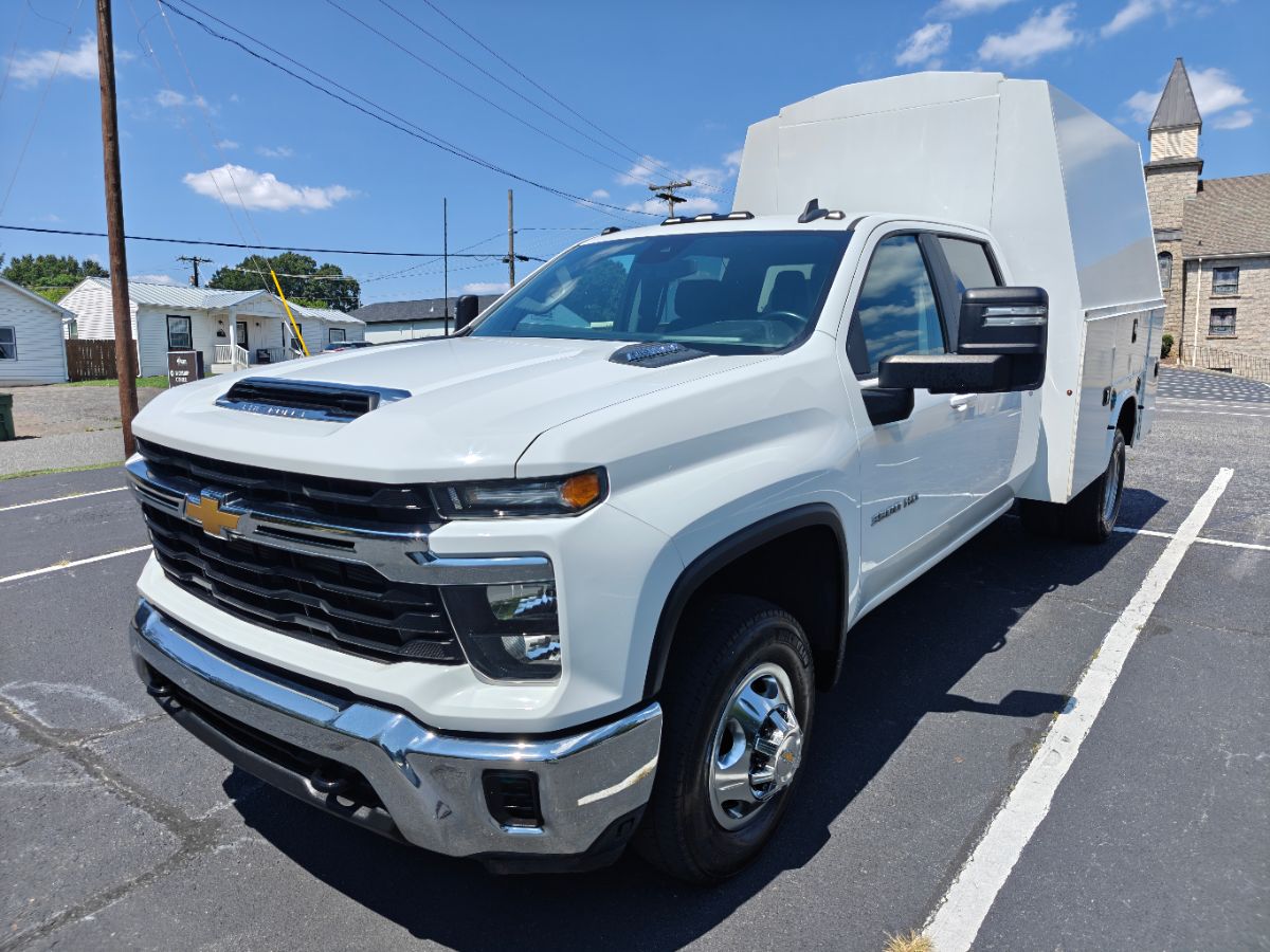 2024 Chevrolet Silverado 3500HD CC LT