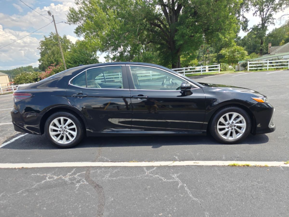 Photo 3 of this Toyota Camry