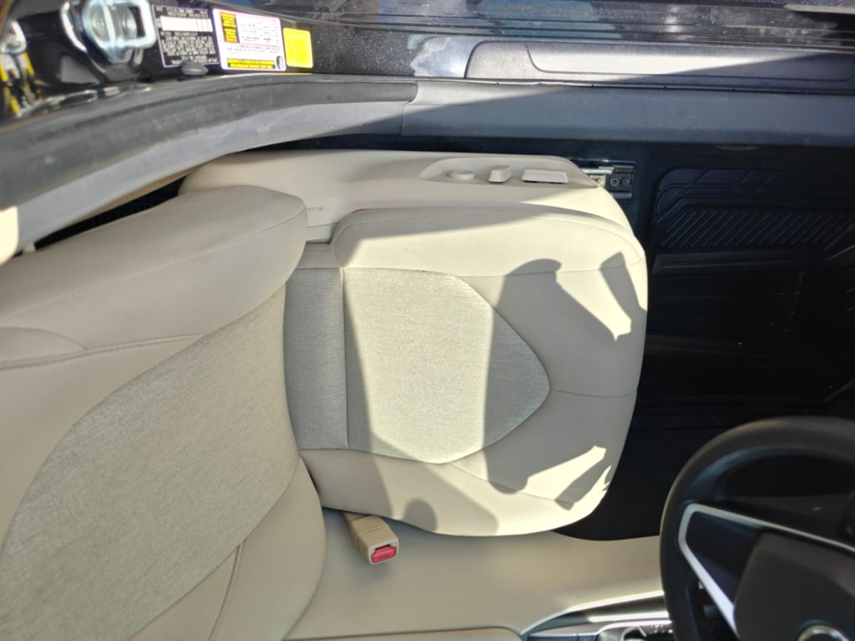 Photo 12 of this Toyota Camry