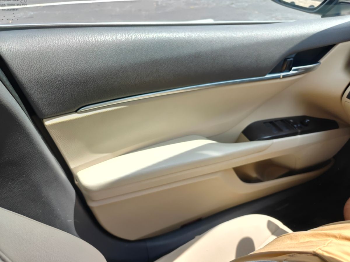 Photo 16 of this Toyota Camry