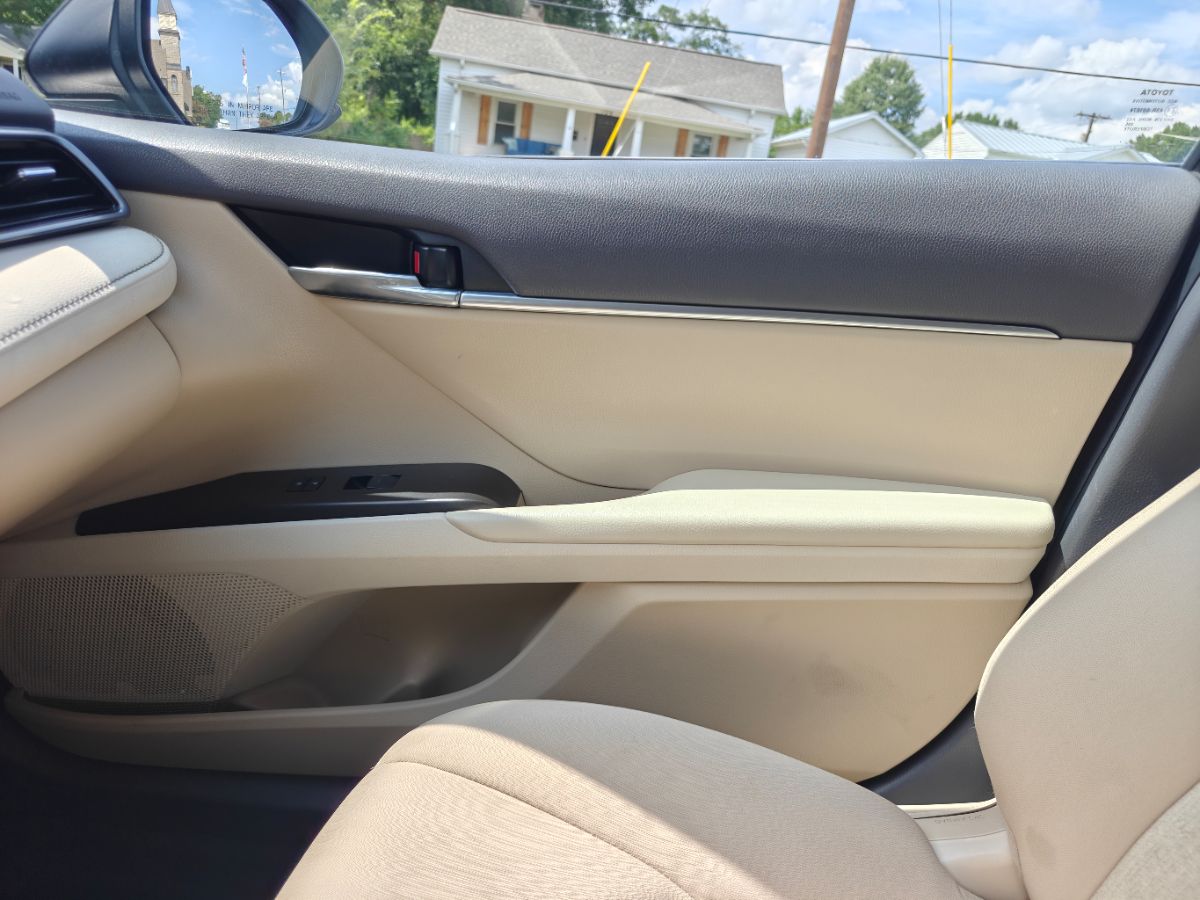 Photo 26 of this Toyota Camry