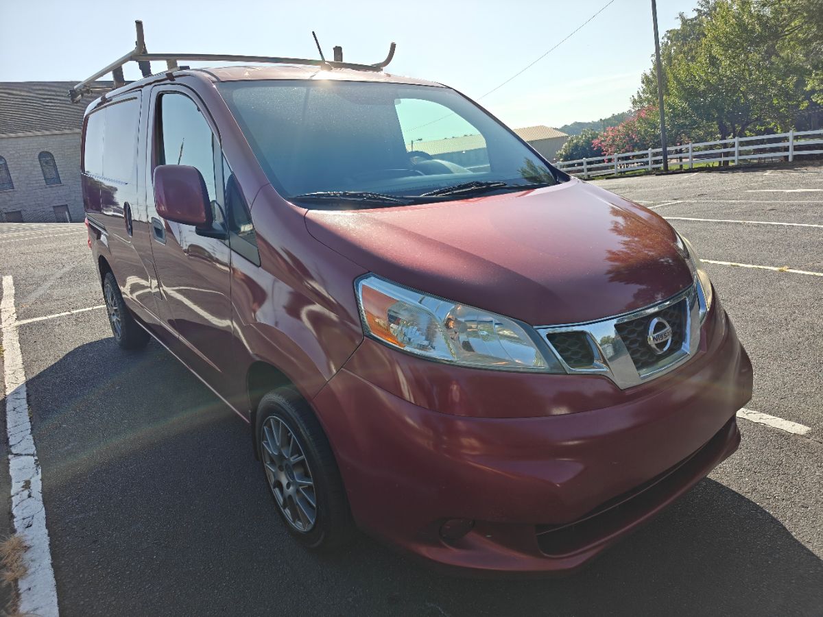 Photo 2 of this Nissan NV200