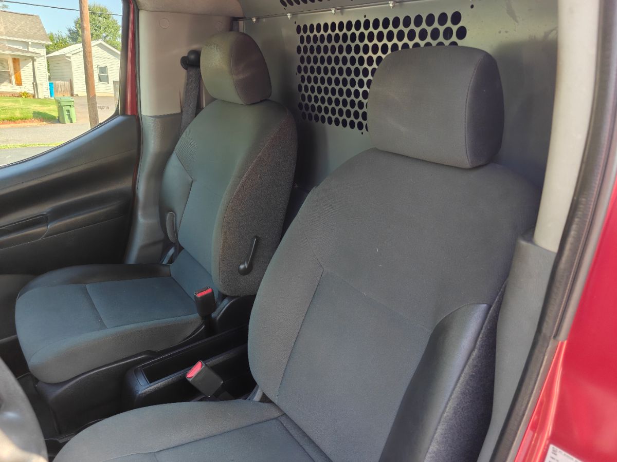 Photo 11 of this Nissan NV200