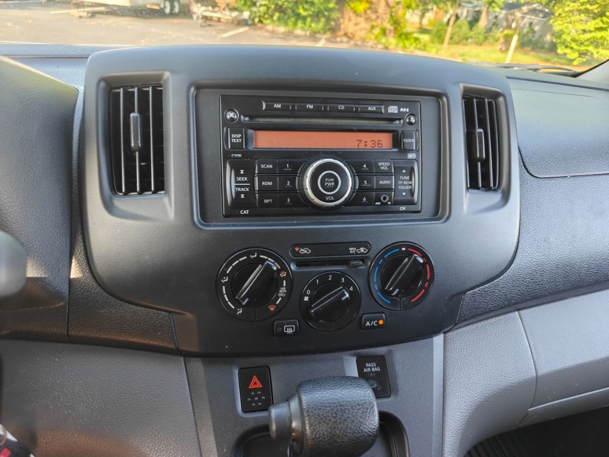 Photo 17 of this Nissan NV200