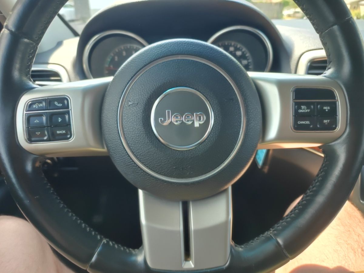 Photo 20 of this Jeep Grand Cherokee