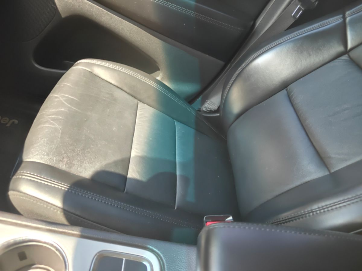 Photo 27 of this Jeep Grand Cherokee