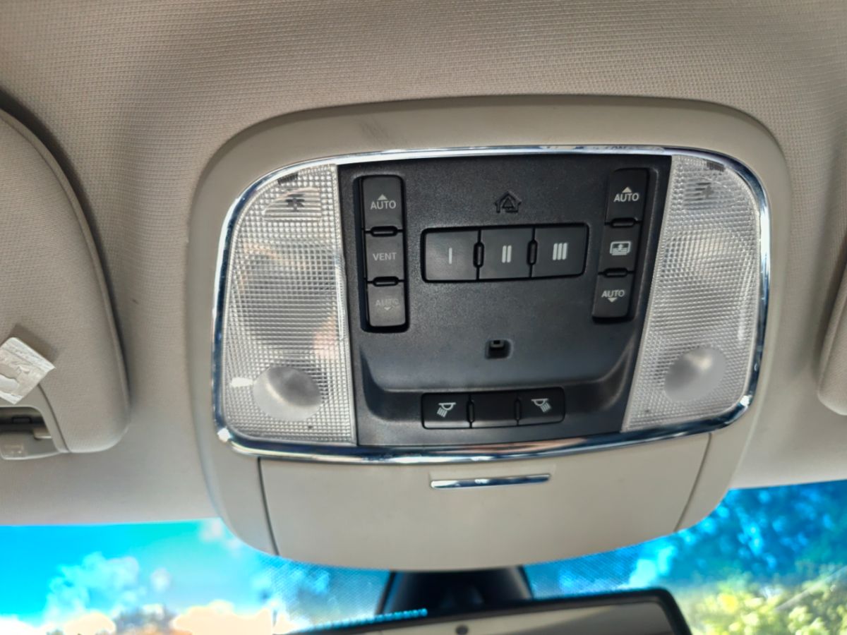 Photo 30 of this Jeep Grand Cherokee