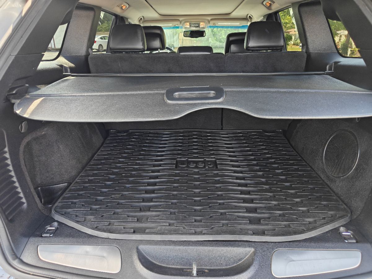Photo 37 of this Jeep Grand Cherokee