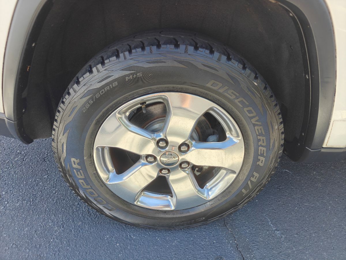 Photo 39 of this Jeep Grand Cherokee