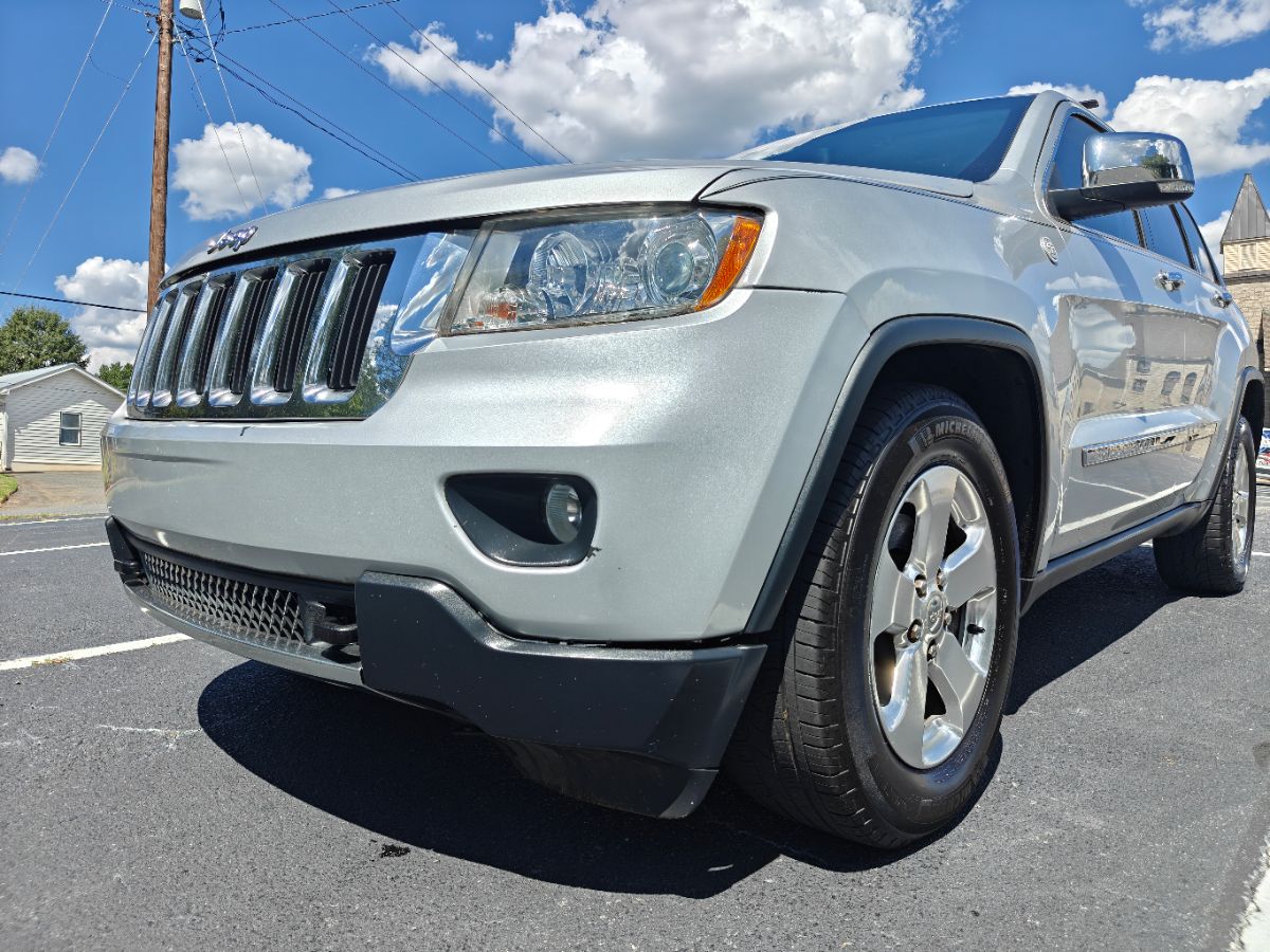 Photo 41 of this Jeep Grand Cherokee