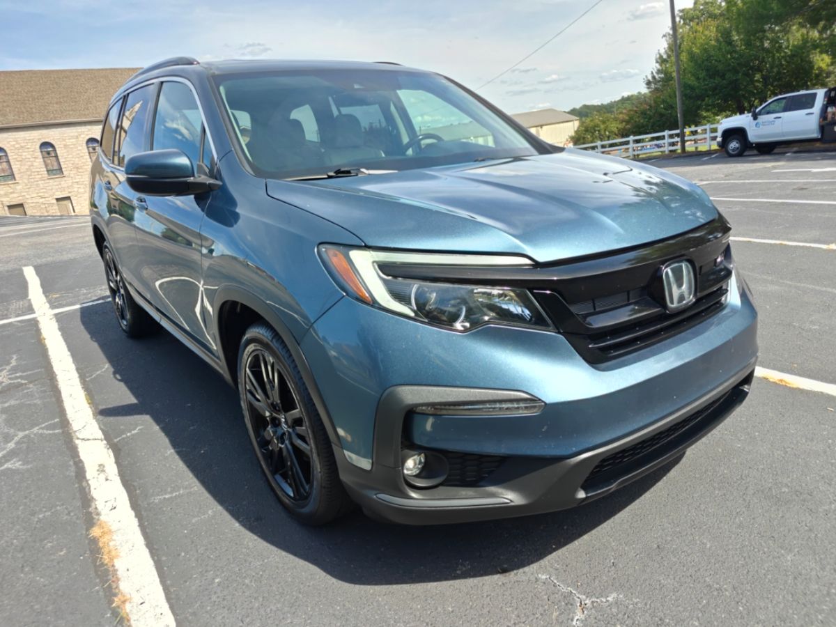 Photo 2 of this Honda Pilot