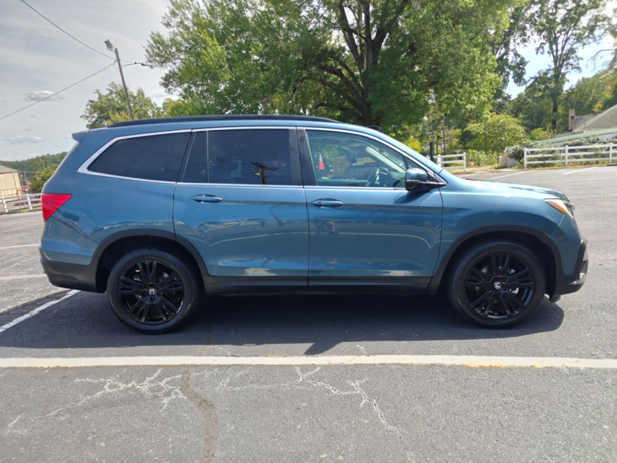 Photo 3 of this Honda Pilot
