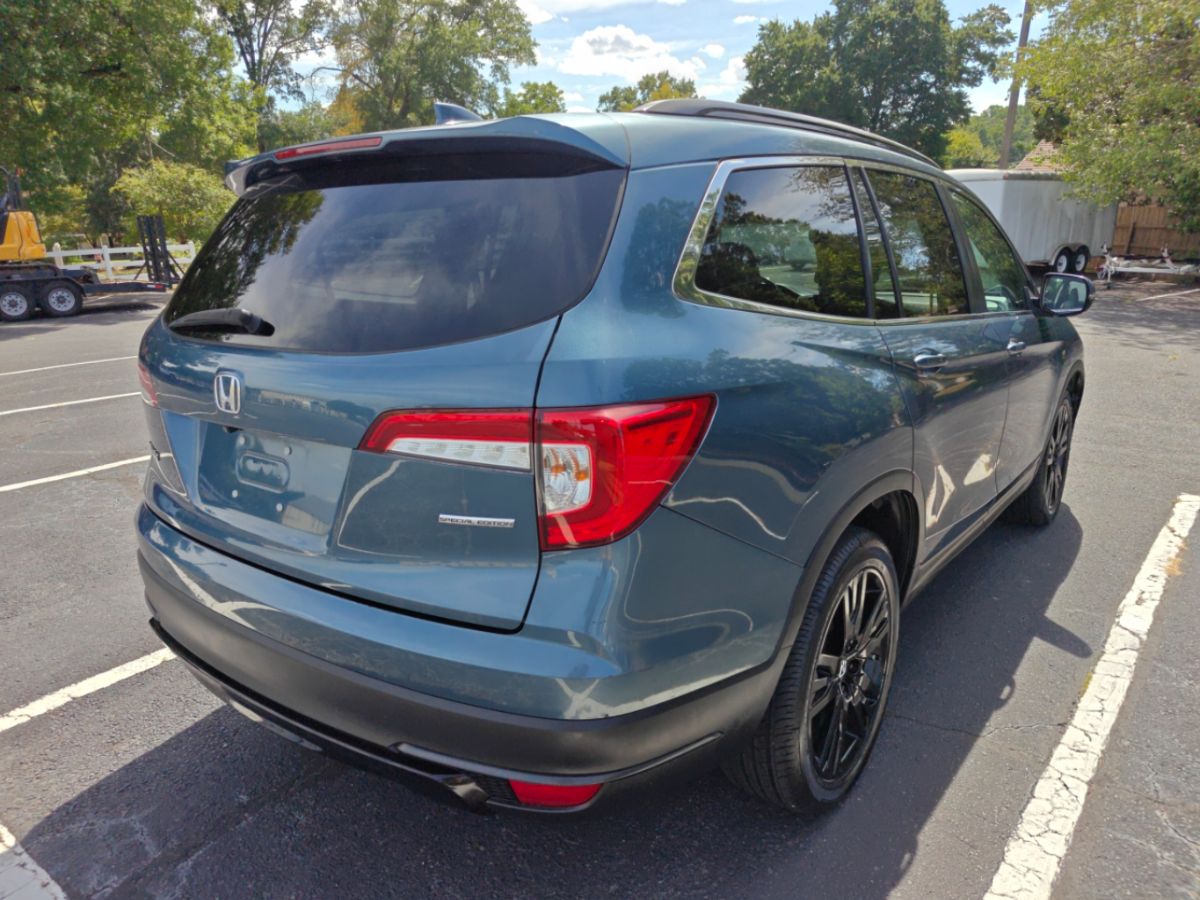 Photo 8 of this Honda Pilot