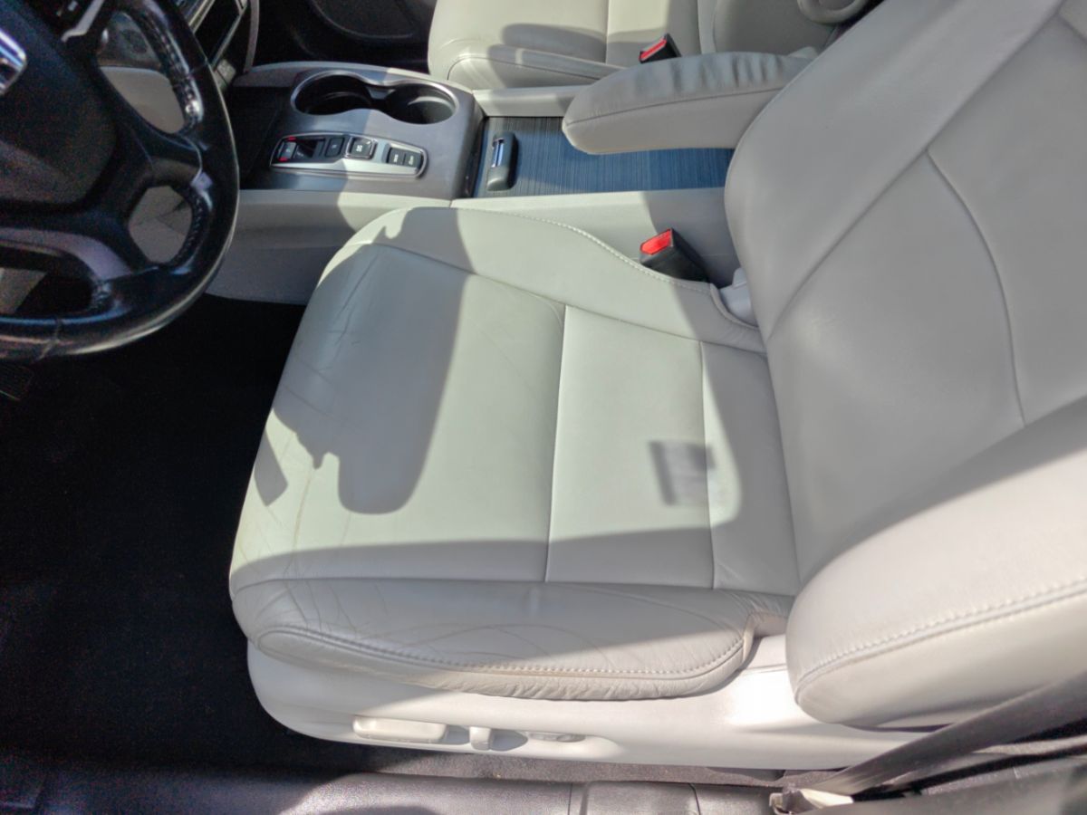 Photo 13 of this Honda Pilot
