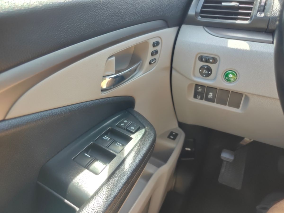 Photo 18 of this Honda Pilot