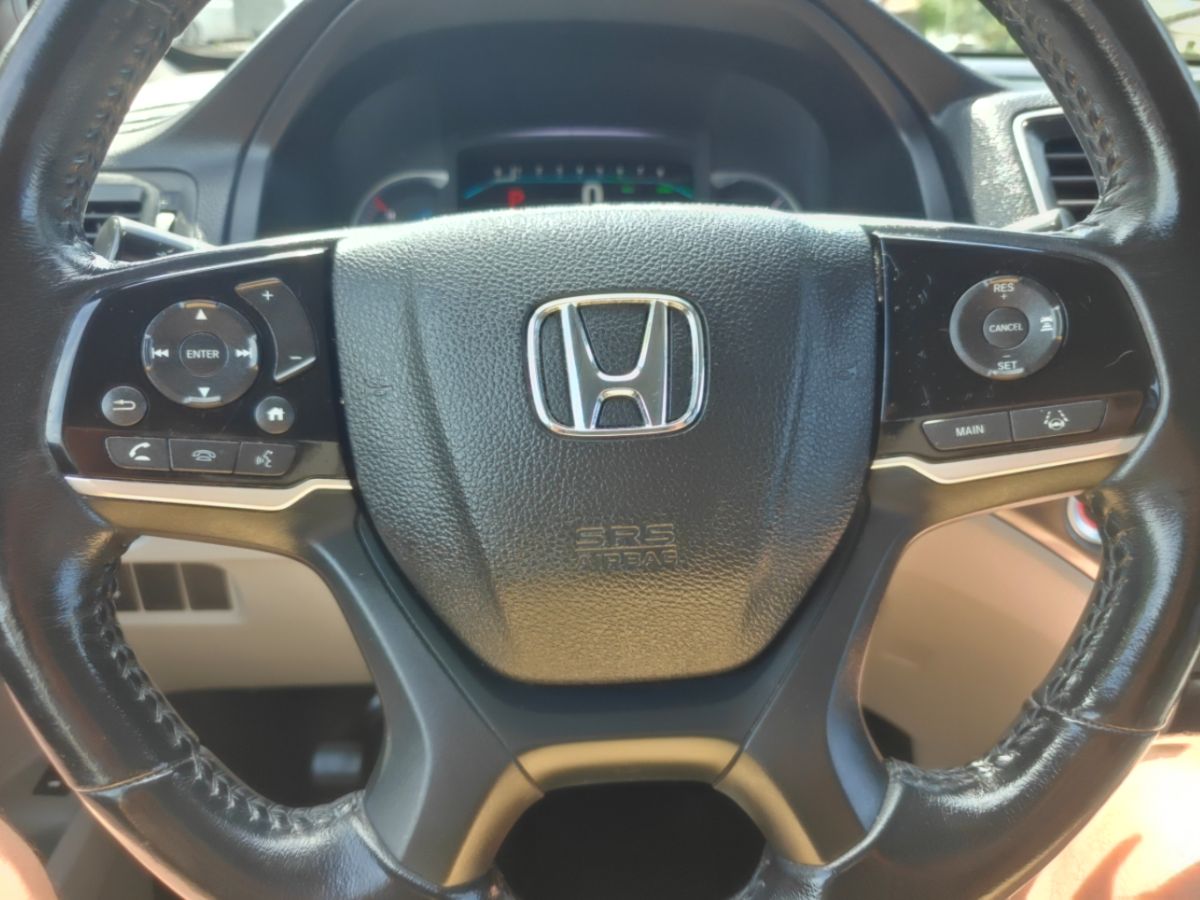Photo 19 of this Honda Pilot
