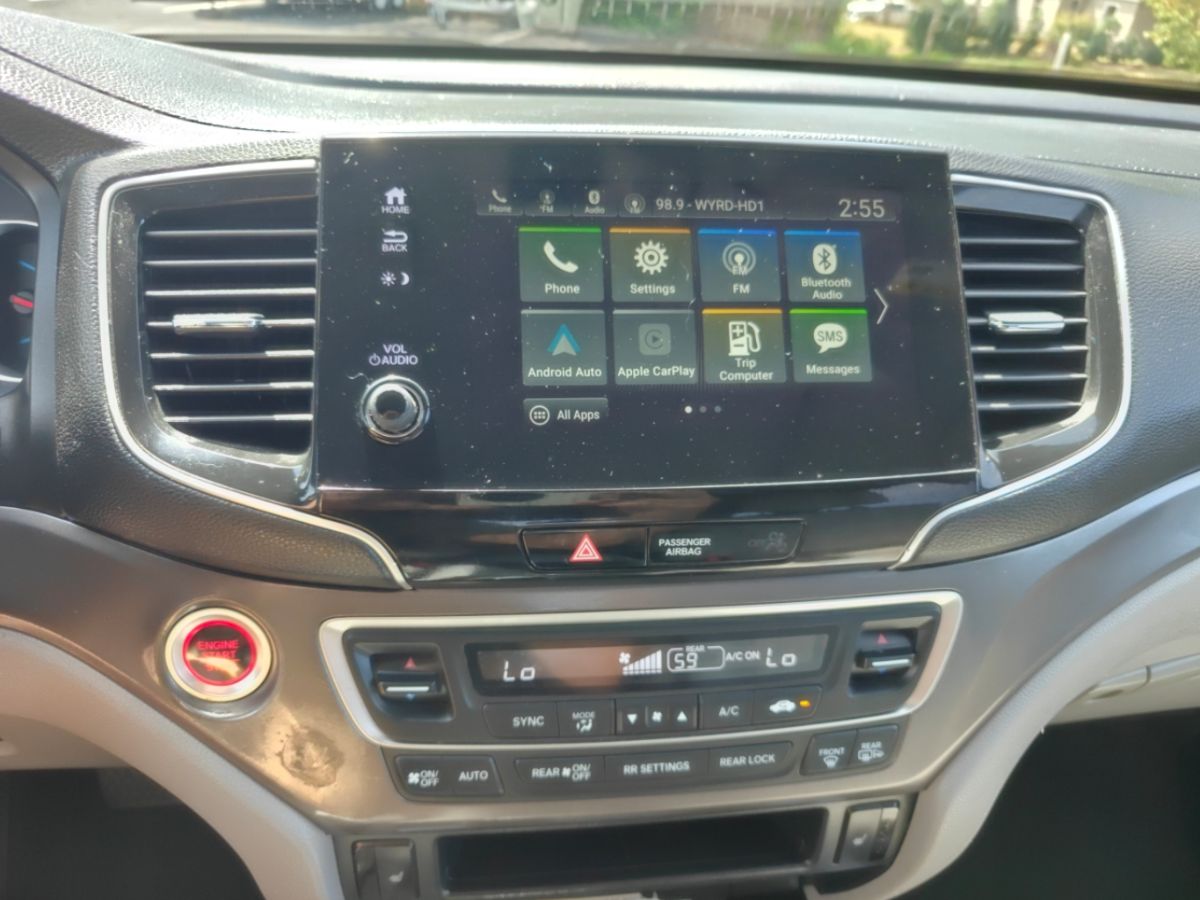 Photo 21 of this Honda Pilot