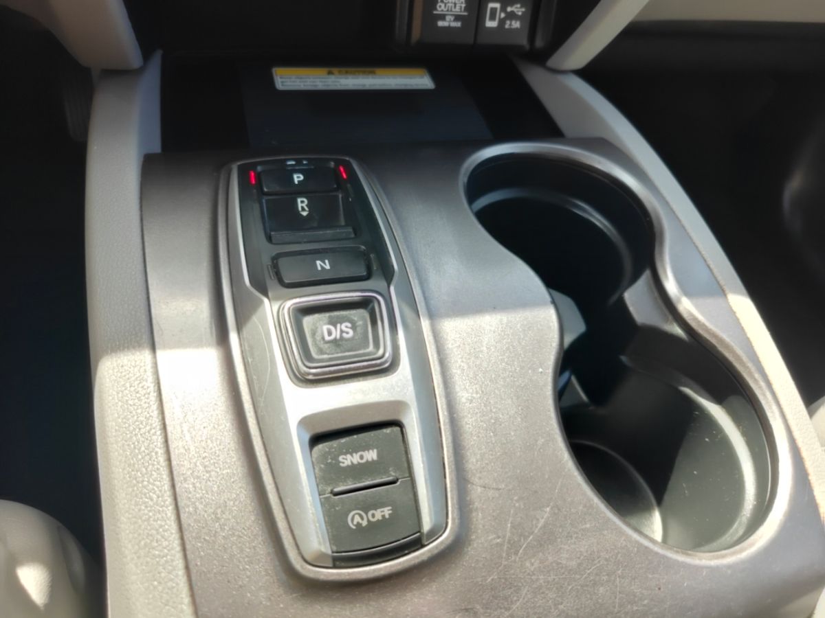 Photo 24 of this Honda Pilot