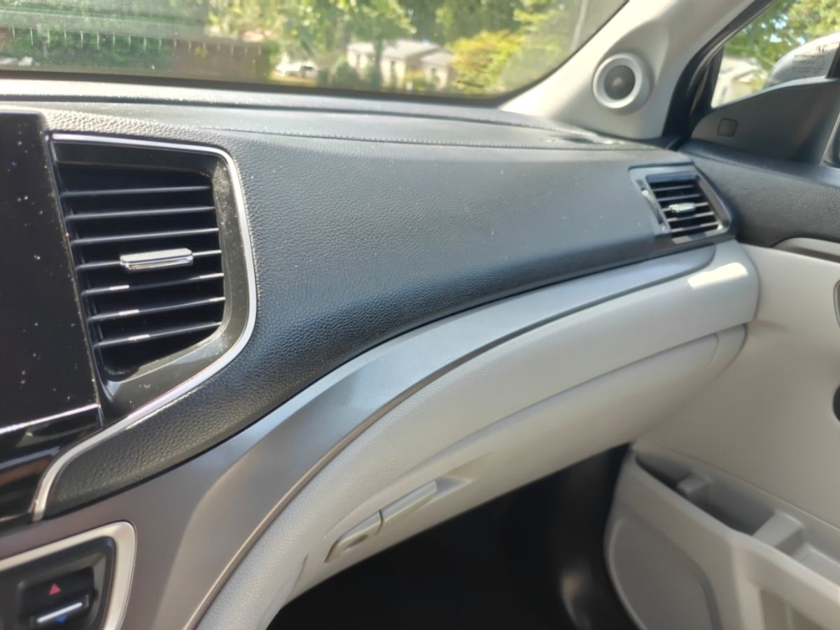Photo 25 of this Honda Pilot
