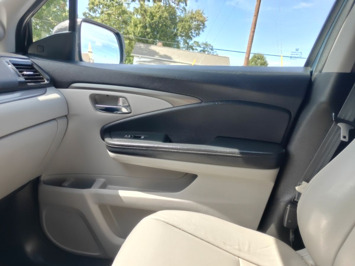 Photo 30 of this Honda Pilot