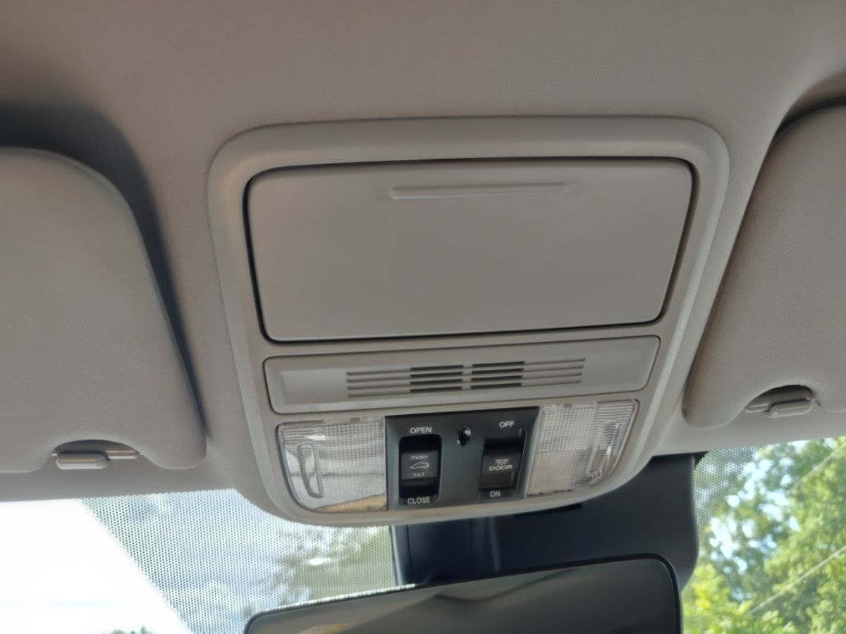 Photo 32 of this Honda Pilot
