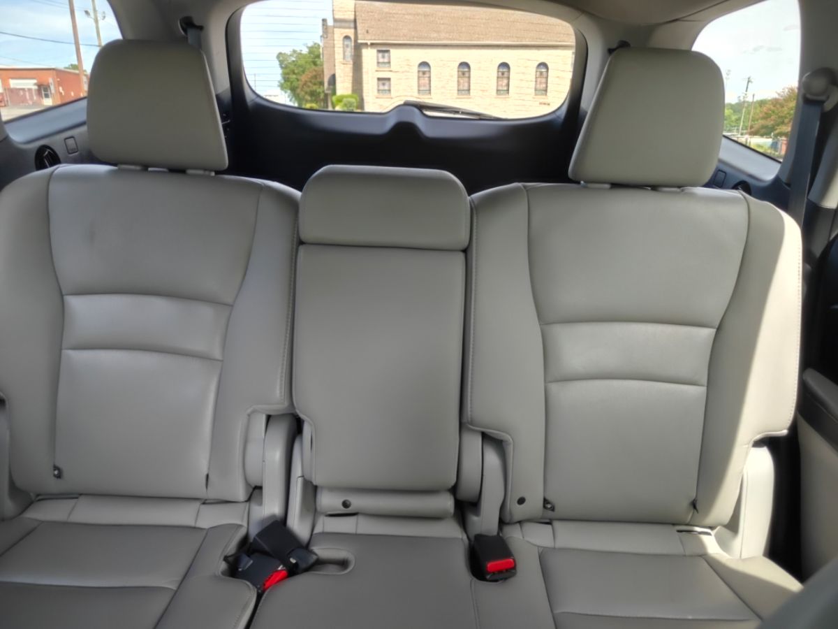 Photo 35 of this Honda Pilot