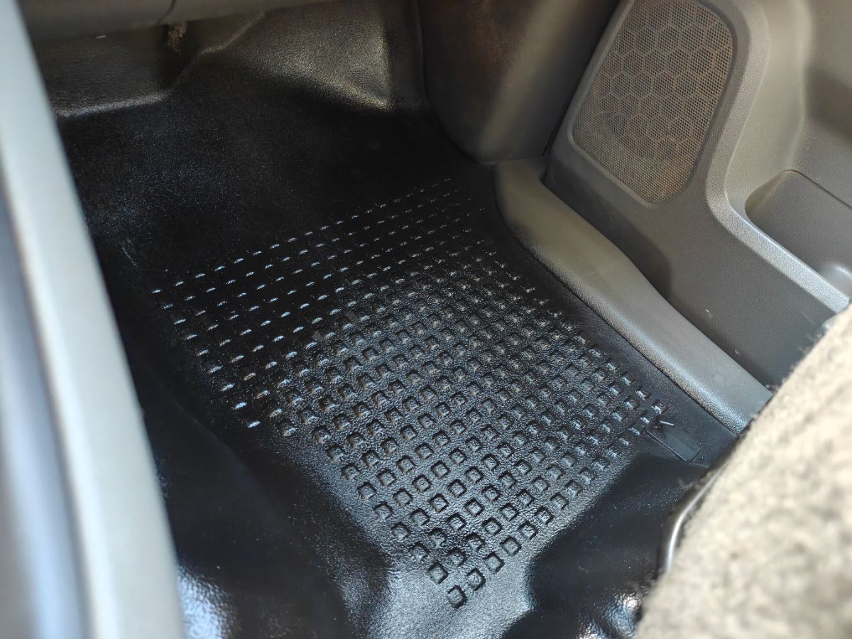 Photo 22 of this Nissan NV Cargo