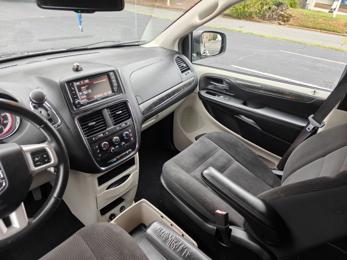 Photo 10 of this Dodge Grand Caravan
