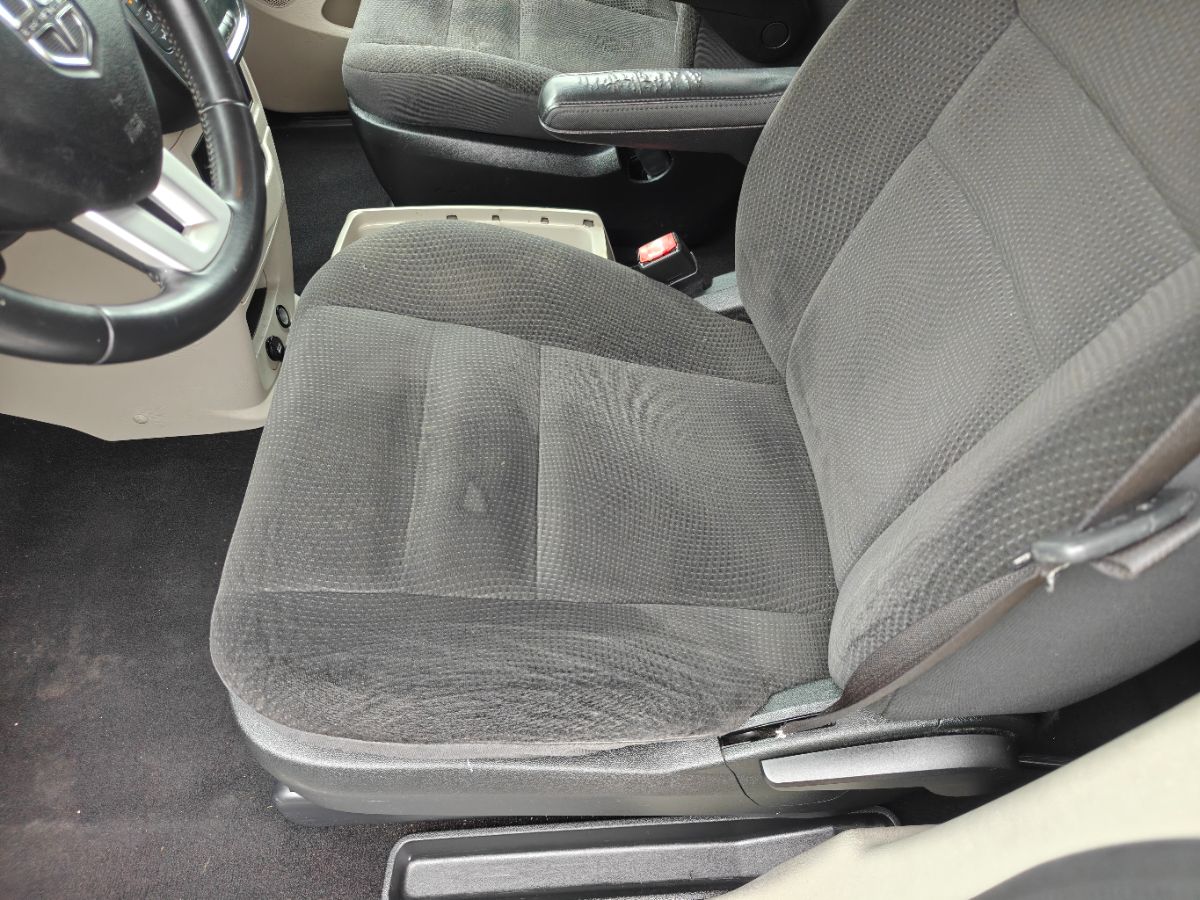 Photo 11 of this Dodge Grand Caravan