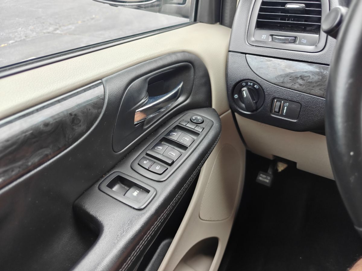 Photo 15 of this Dodge Grand Caravan