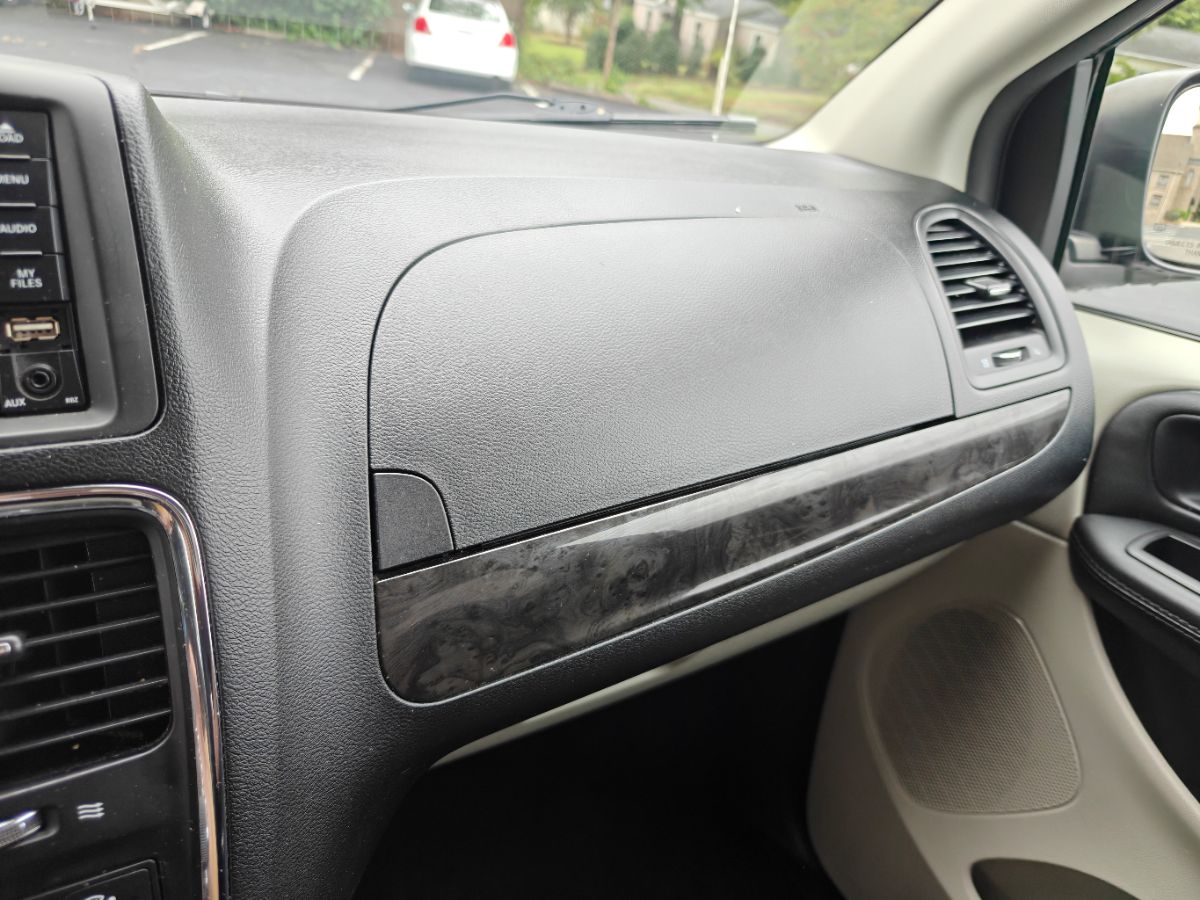 Photo 19 of this Dodge Grand Caravan