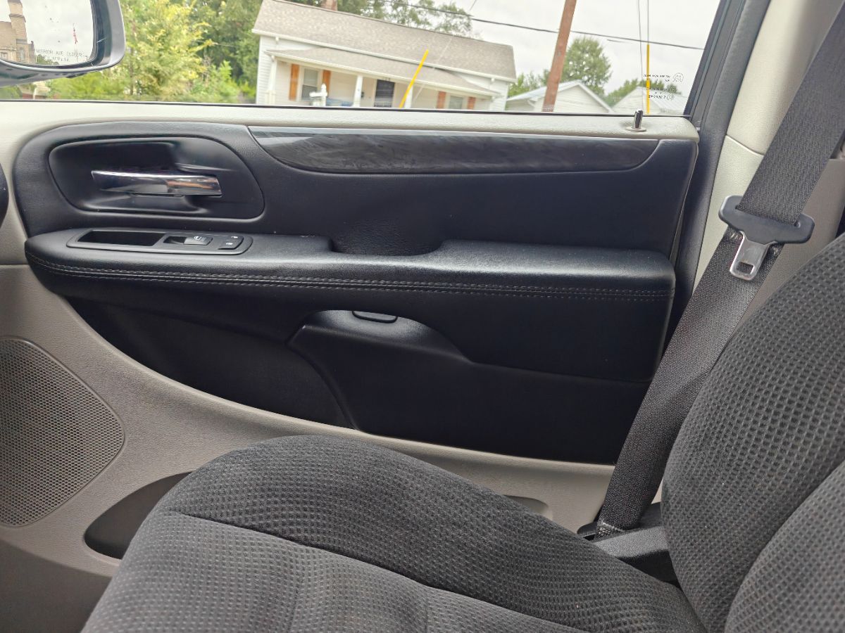 Photo 23 of this Dodge Grand Caravan