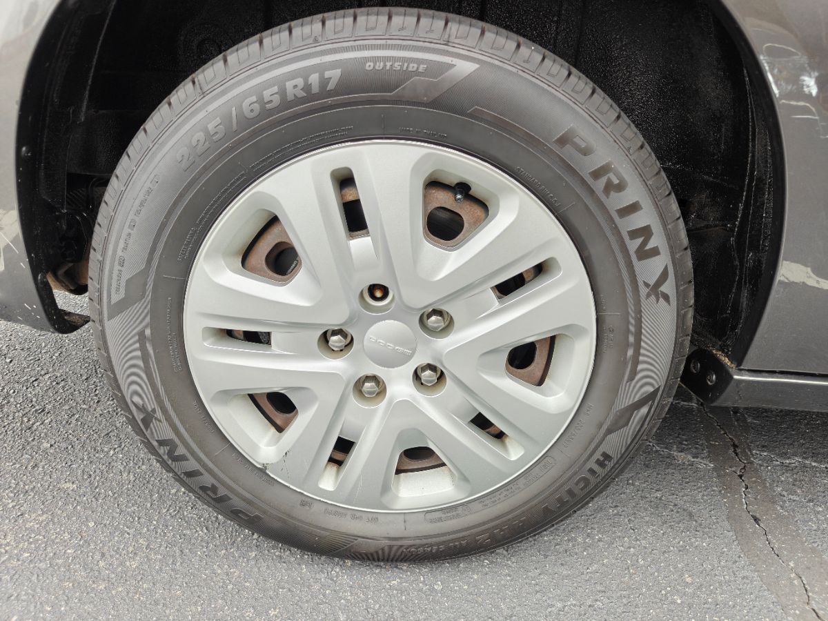 Photo 34 of this Dodge Grand Caravan